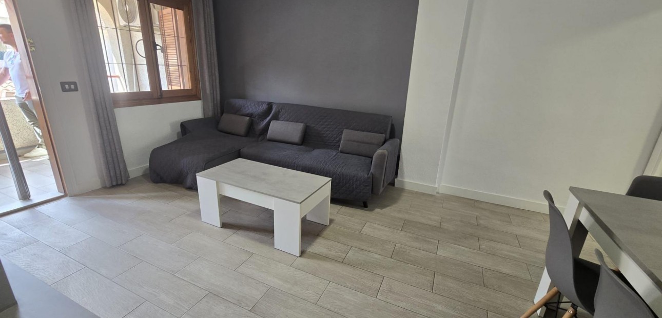 Sale - Apartment / flat -
Torrevieja - Acequion