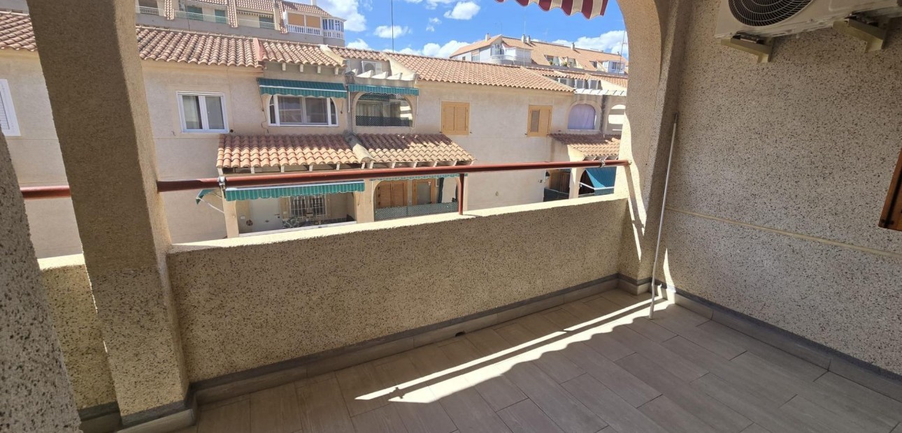 Sale - Apartment / flat -
Torrevieja - Acequion