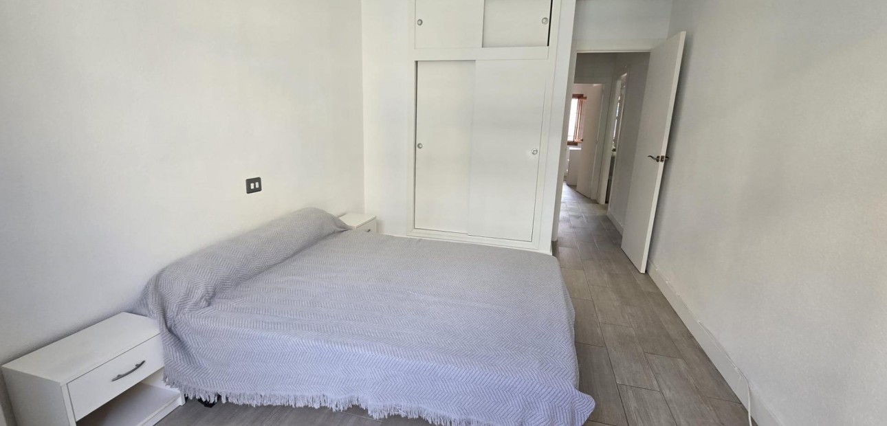 Sale - Apartment / flat -
Torrevieja - Acequion