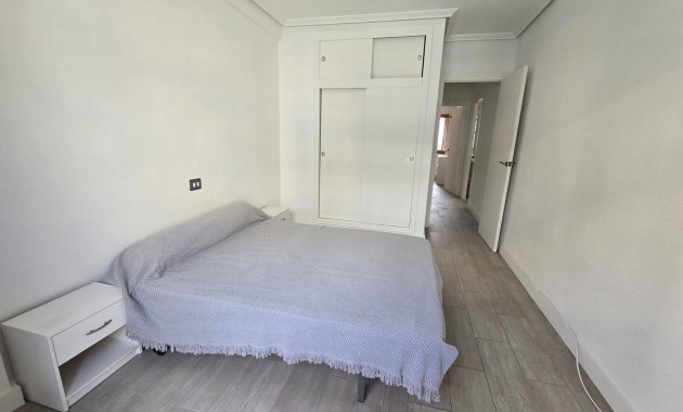 Sale - Apartment / flat -
Torrevieja - Acequion