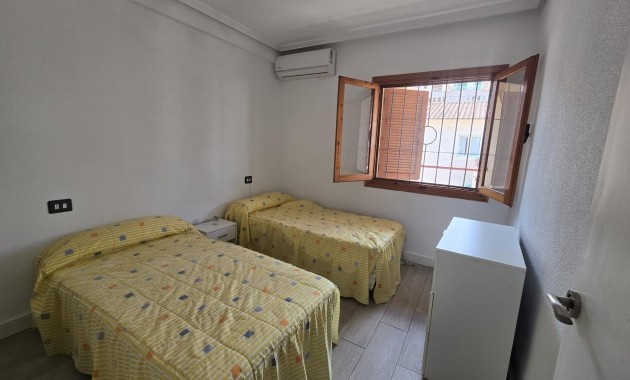 Sale - Apartment / flat -
Torrevieja - Acequion