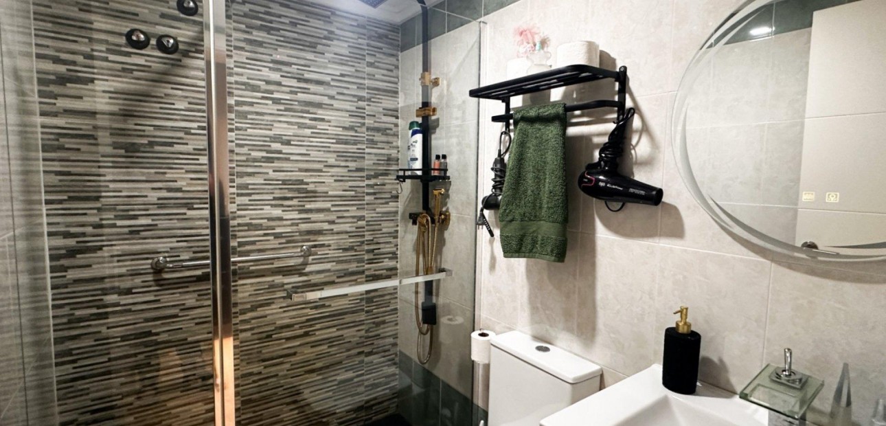 Sale - Apartment / flat -
Torrevieja - torrevieja
