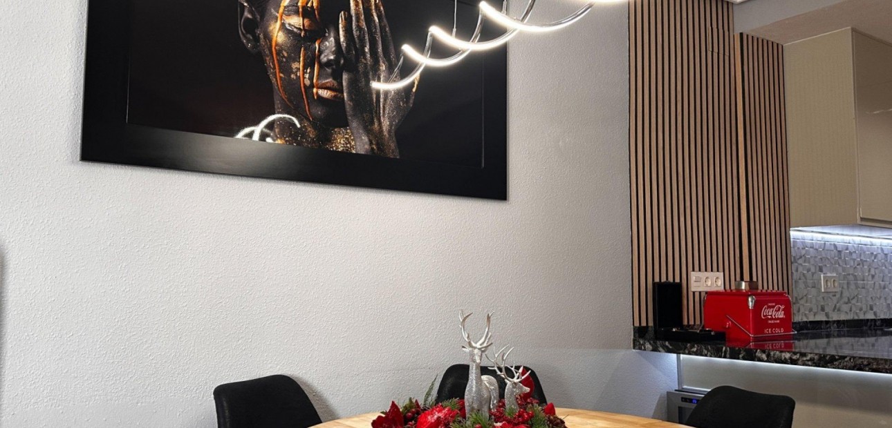 Sale - Apartment / flat -
Torrevieja - torrevieja