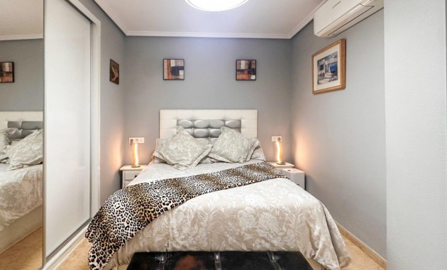 Sale - Apartment / flat -
Torrevieja - torrevieja