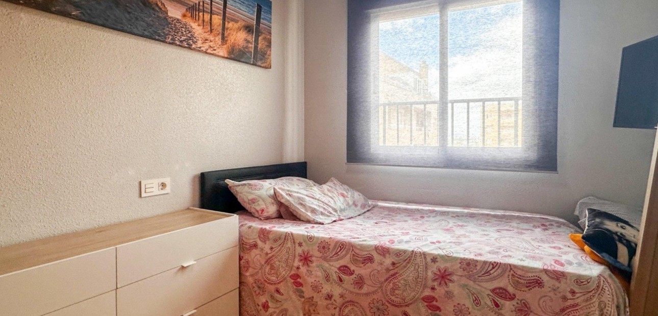 Sale - Apartment / flat -
Torrevieja - torrevieja