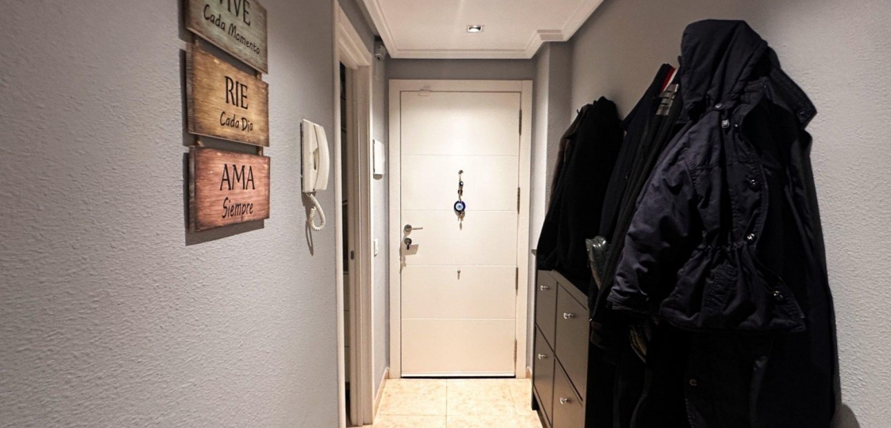 Sale - Apartment / flat -
Torrevieja - torrevieja