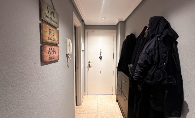 Sale - Apartment / flat -
Torrevieja - torrevieja