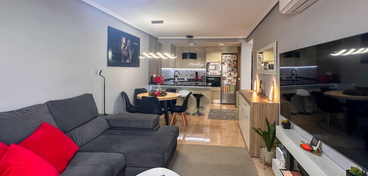 Sale - Apartment / flat -
Torrevieja - torrevieja
