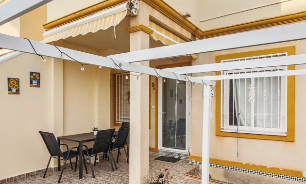 Venta - Apartamento / piso -
Orihuela Costa - Playa Flamenca