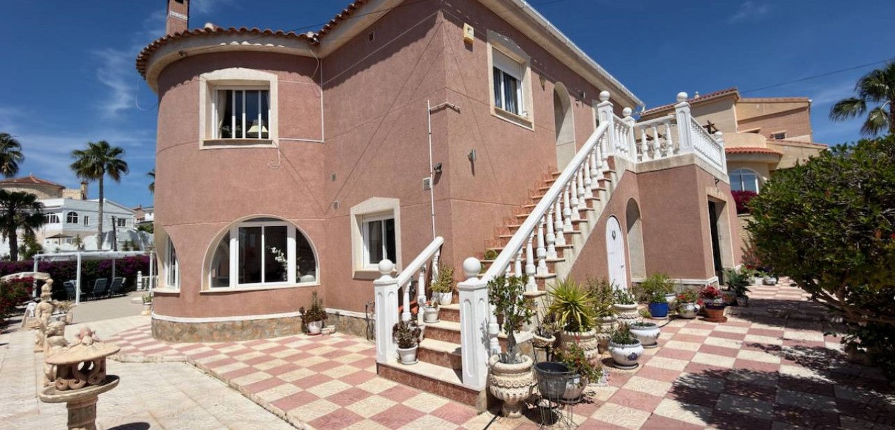 Herverkoop - Villa -
Ciudad Quesada