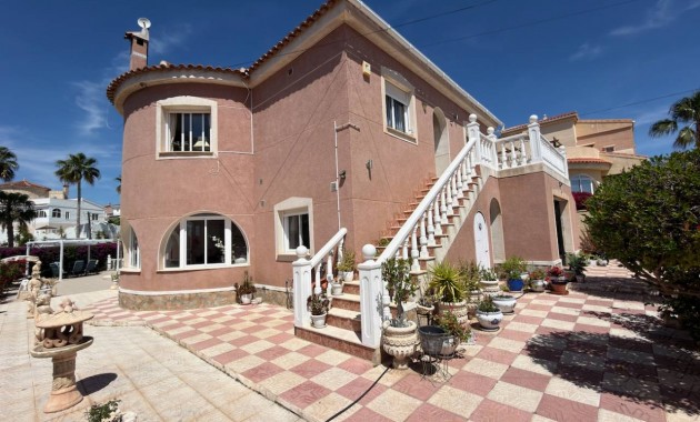 Herverkoop - Villa -
Ciudad Quesada