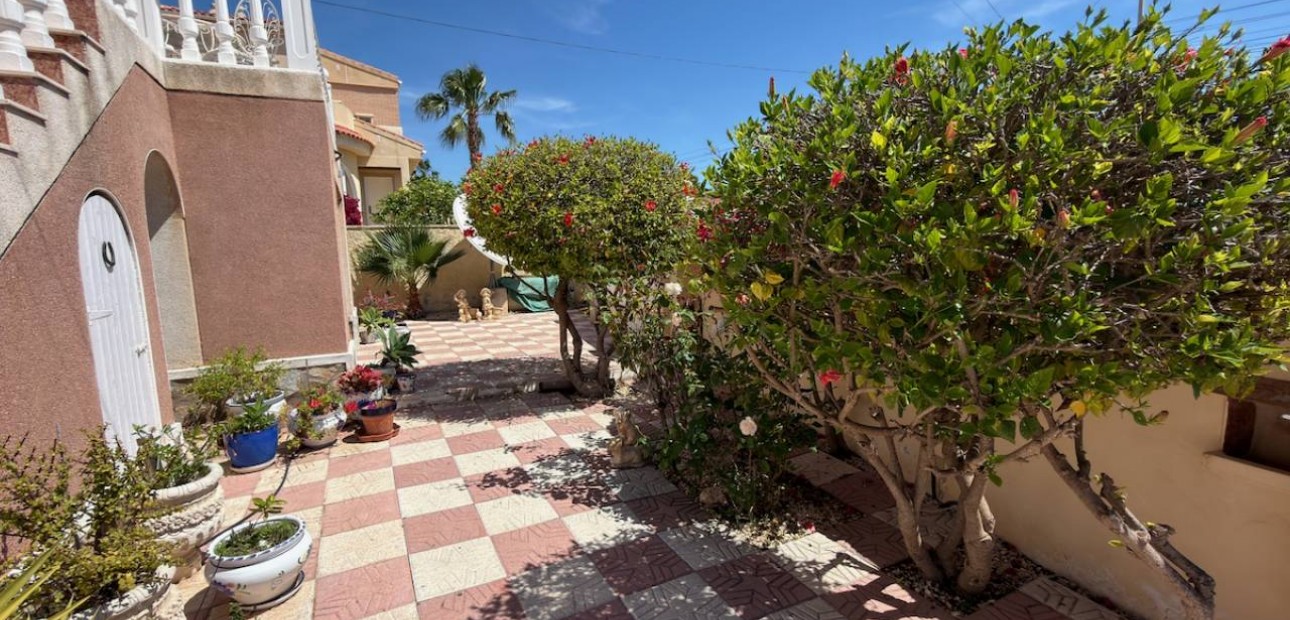 Herverkoop - Villa -
Ciudad Quesada