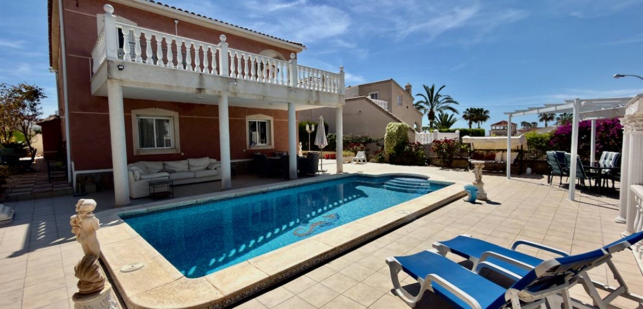 Herverkoop - Villa -
Ciudad Quesada