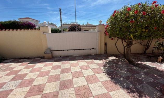 Herverkoop - Villa -
Ciudad Quesada