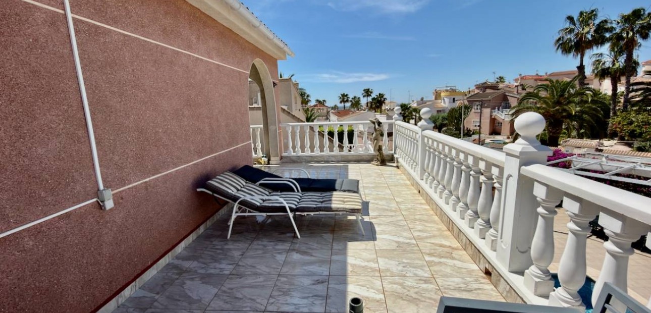 Herverkoop - Villa -
Ciudad Quesada