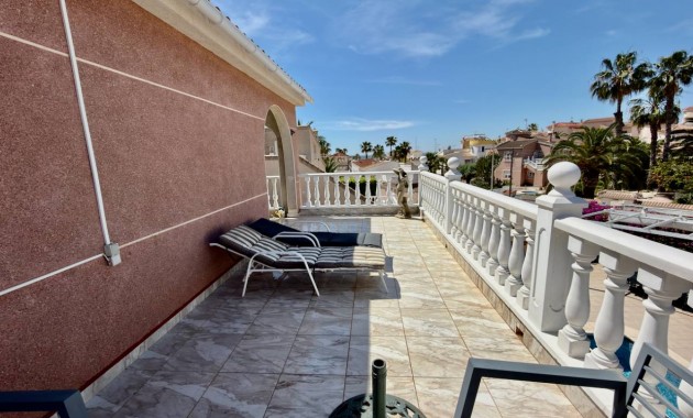 Herverkoop - Villa -
Ciudad Quesada
