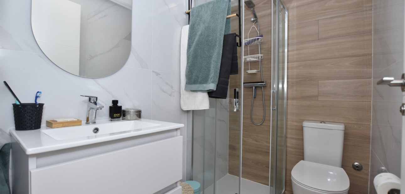 Venta - Apartamento / piso -
Los Montesinos - Entre Naranjos / Vistabella Golf