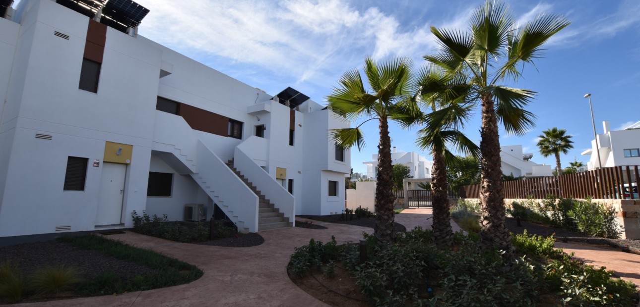 Venta - Apartamento / piso -
Los Montesinos - Entre Naranjos / Vistabella Golf