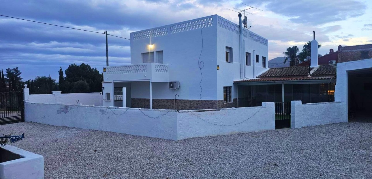 Herverkoop - Villa -
Cox - Comunidad valenciana