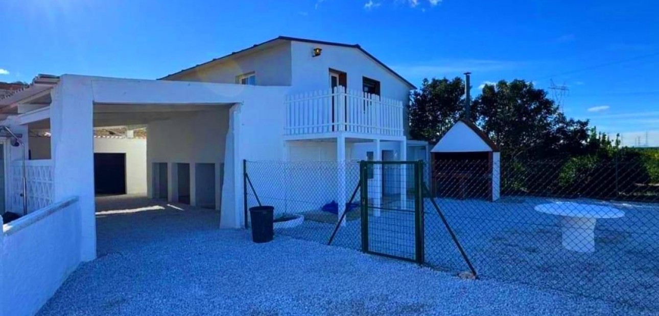 Herverkoop - Villa -
Cox - Comunidad valenciana