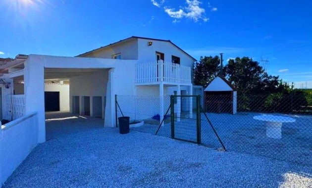Herverkoop - Villa -
Cox - Comunidad valenciana