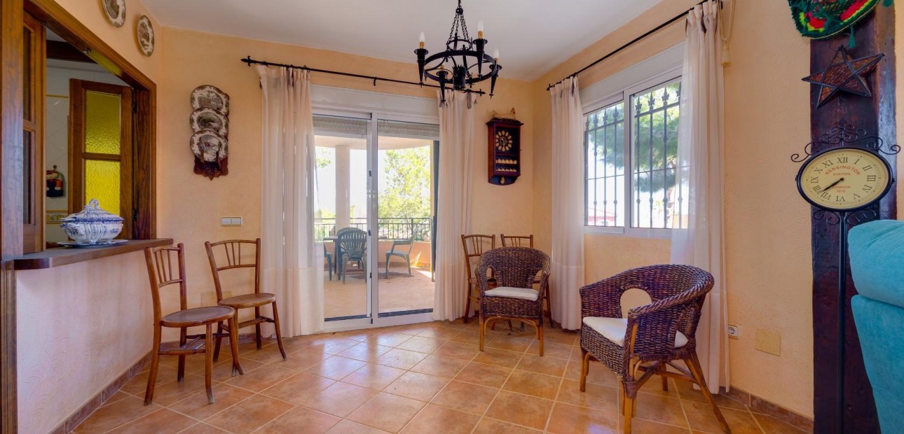 Venta - Villa -
San Miguel de Salinas - Ciudad de las Comunicaciones