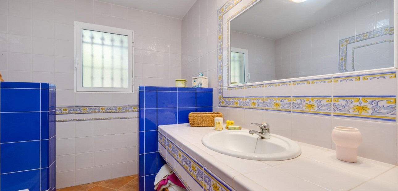 Venta - Villa -
San Miguel de Salinas - Ciudad de las Comunicaciones