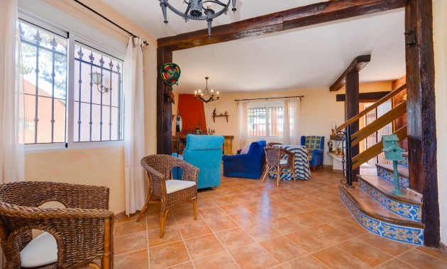 Venta - Villa -
San Miguel de Salinas - Ciudad de las Comunicaciones