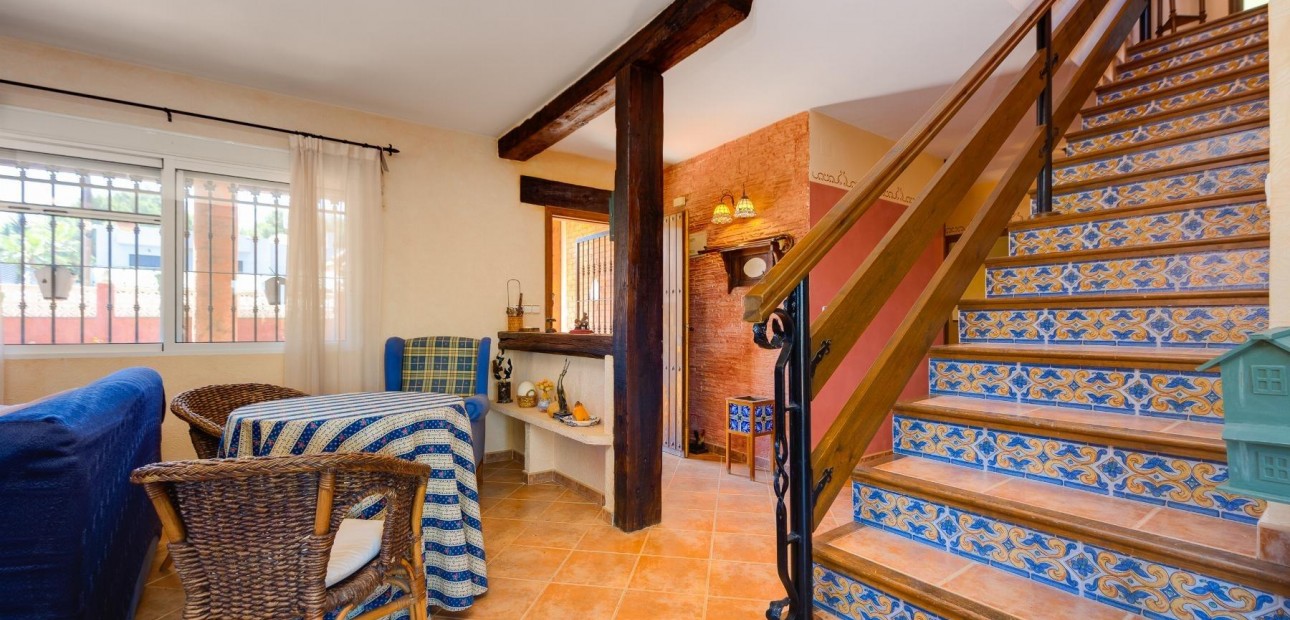 Venta - Villa -
San Miguel de Salinas - Ciudad de las Comunicaciones