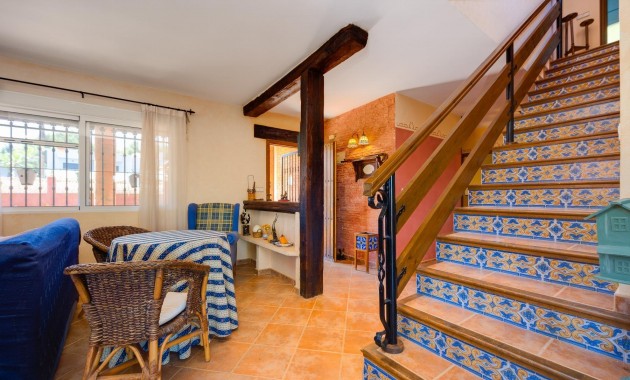 Venta - Villa -
San Miguel de Salinas - Ciudad de las Comunicaciones