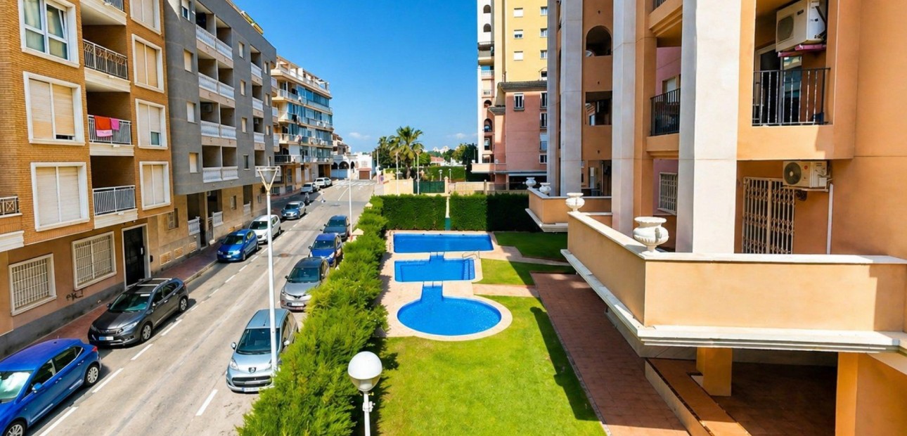 Venta - Apartamento / piso -
Torrevieja - Los Frutales