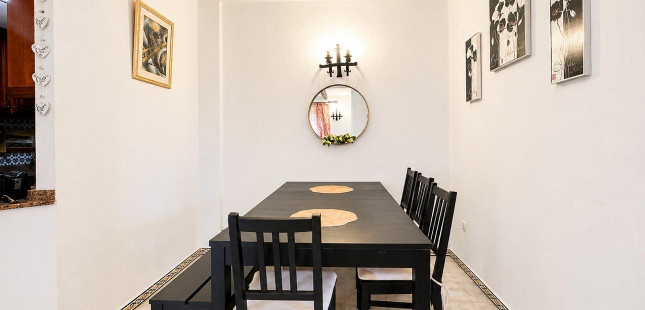Venta - Apartamento / piso -
Torrevieja - Los Frutales