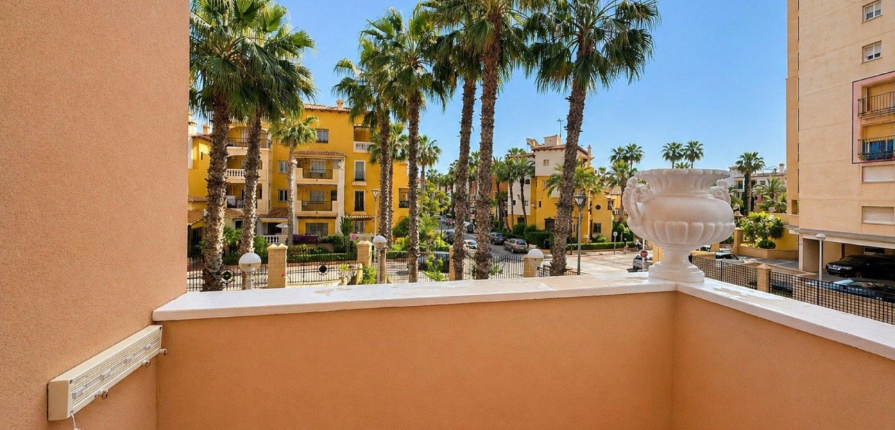Venta - Apartamento / piso -
Torrevieja - Los Frutales