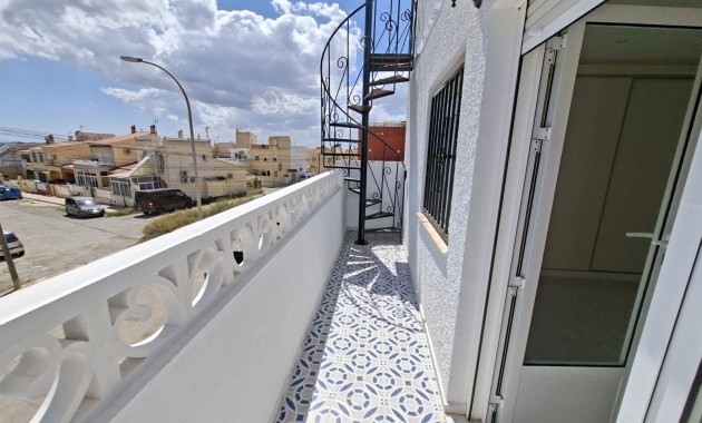 Venta - Adosado -
La Marina - La Marina - Urbanization