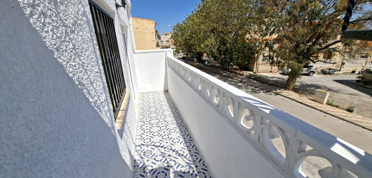 Venta - Adosado -
La Marina - La Marina - Urbanization