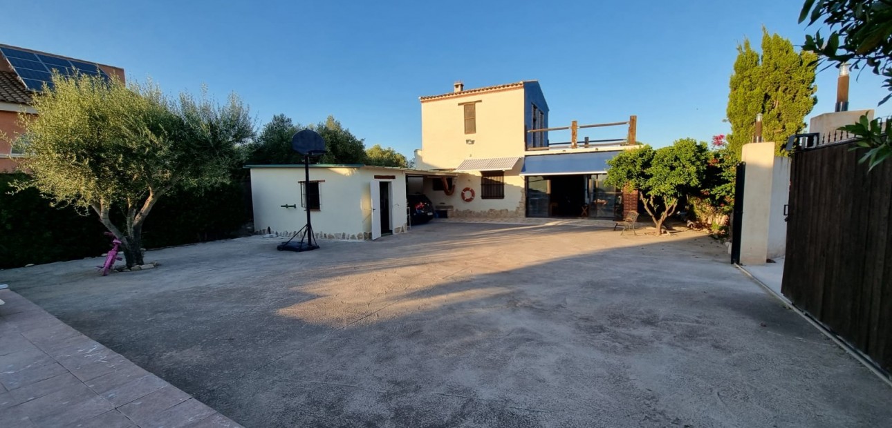 Venta - House -
Orihuela - Benferri