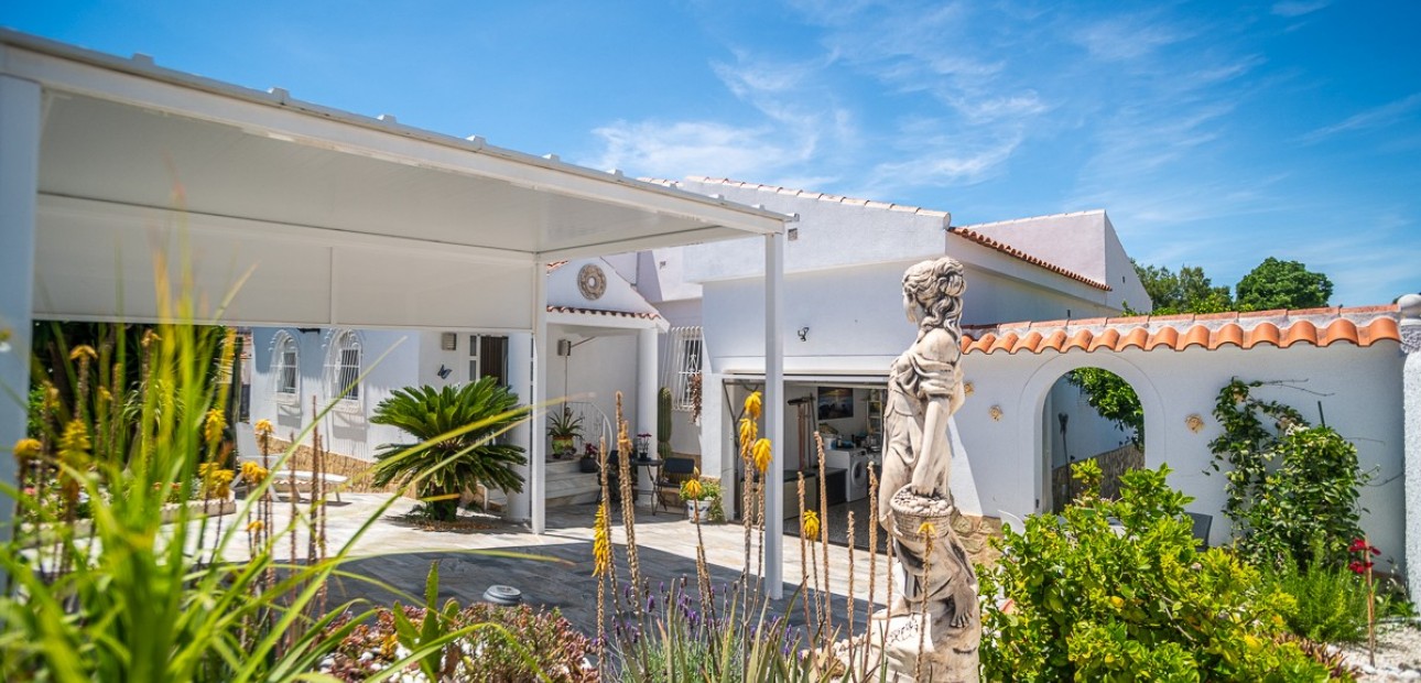 Herverkoop - House -
La Marina