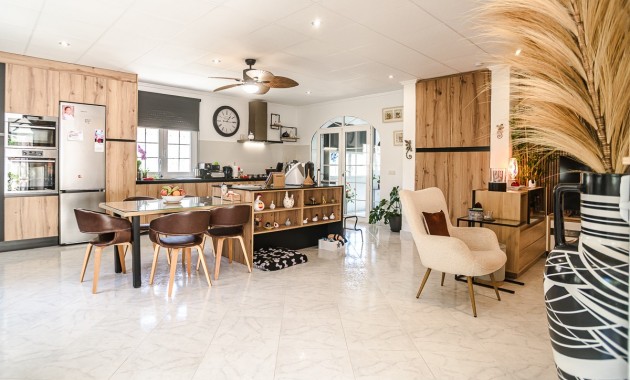 Herverkoop - House -
La Marina