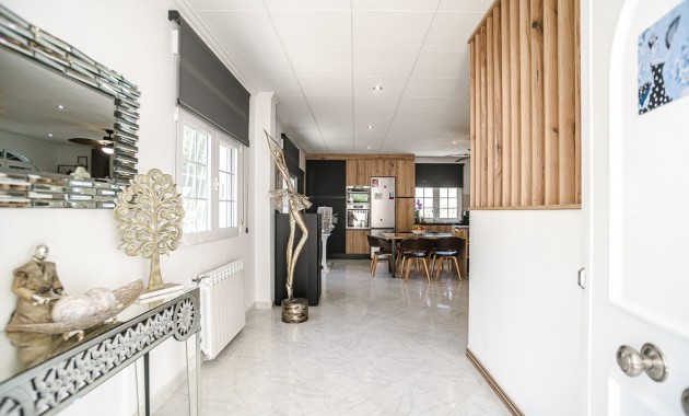 Herverkoop - House -
La Marina