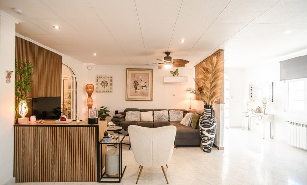 Herverkoop - House -
La Marina