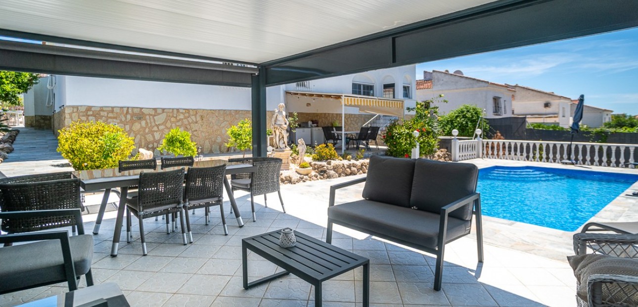 Herverkoop - House -
La Marina
