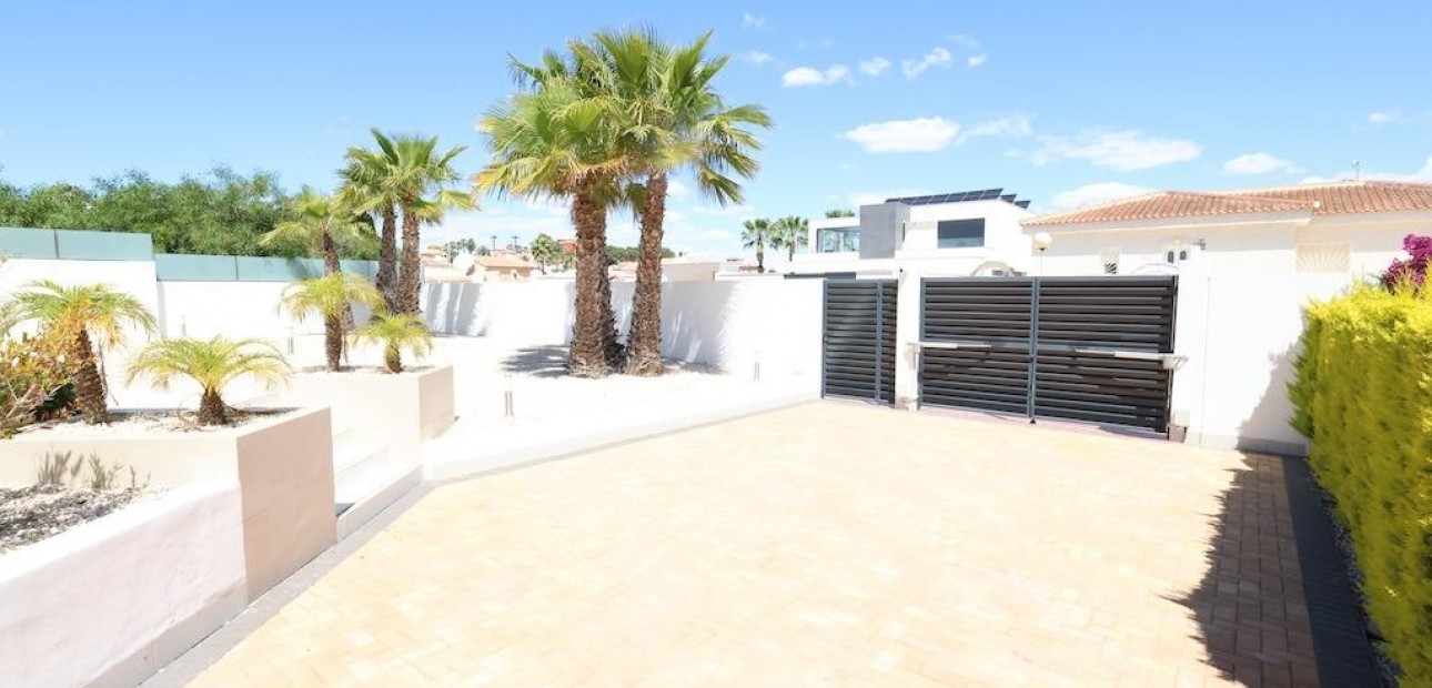 Venta - Villa -
Rojales - La Marquesa
