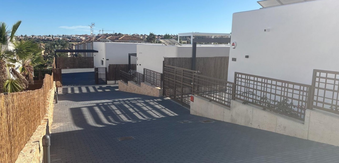 Herverkoop - Detached Villa -
Algorfa - La Finca Golf Resort