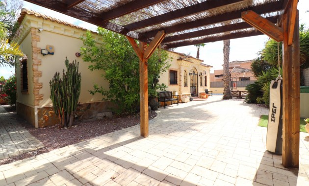 Venta - Detached Villa -
Formentera del Segura - Fincas de La Vega