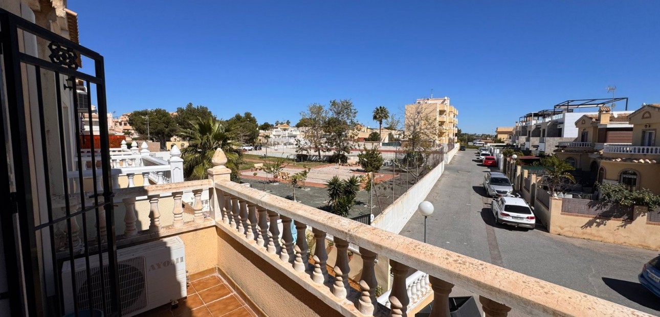 Venta - Adosado -
Orihuela Costa - Lomas de Don Juan