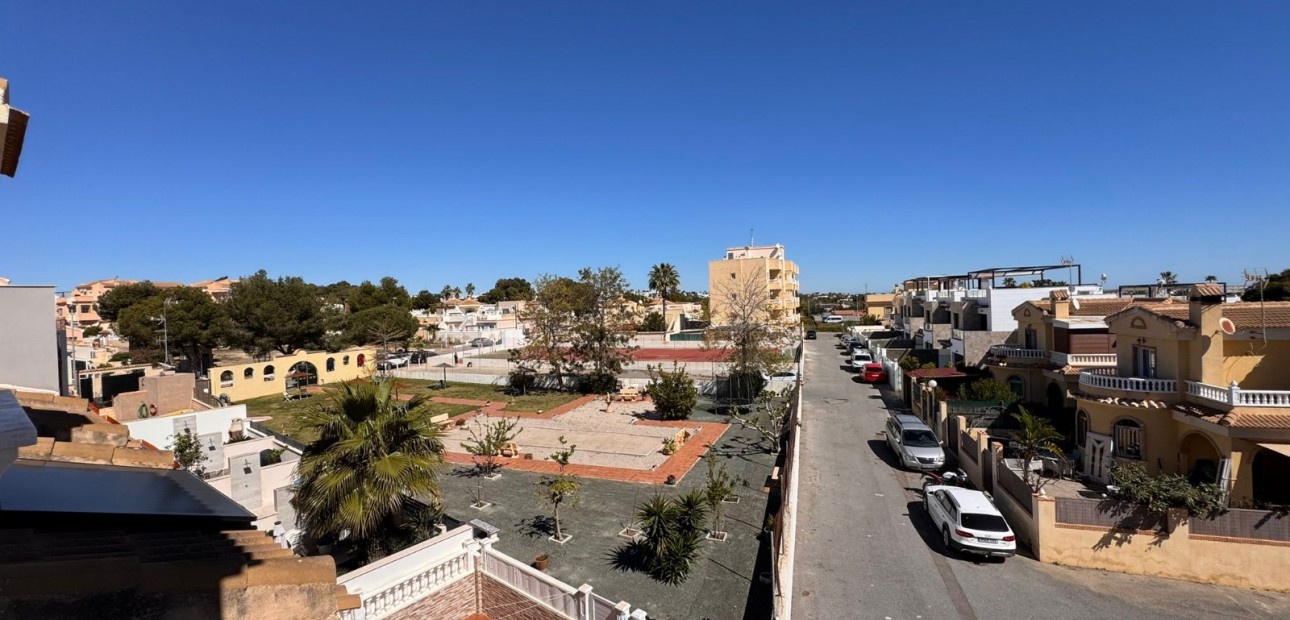 Venta - Adosado -
Orihuela Costa - Lomas de Don Juan