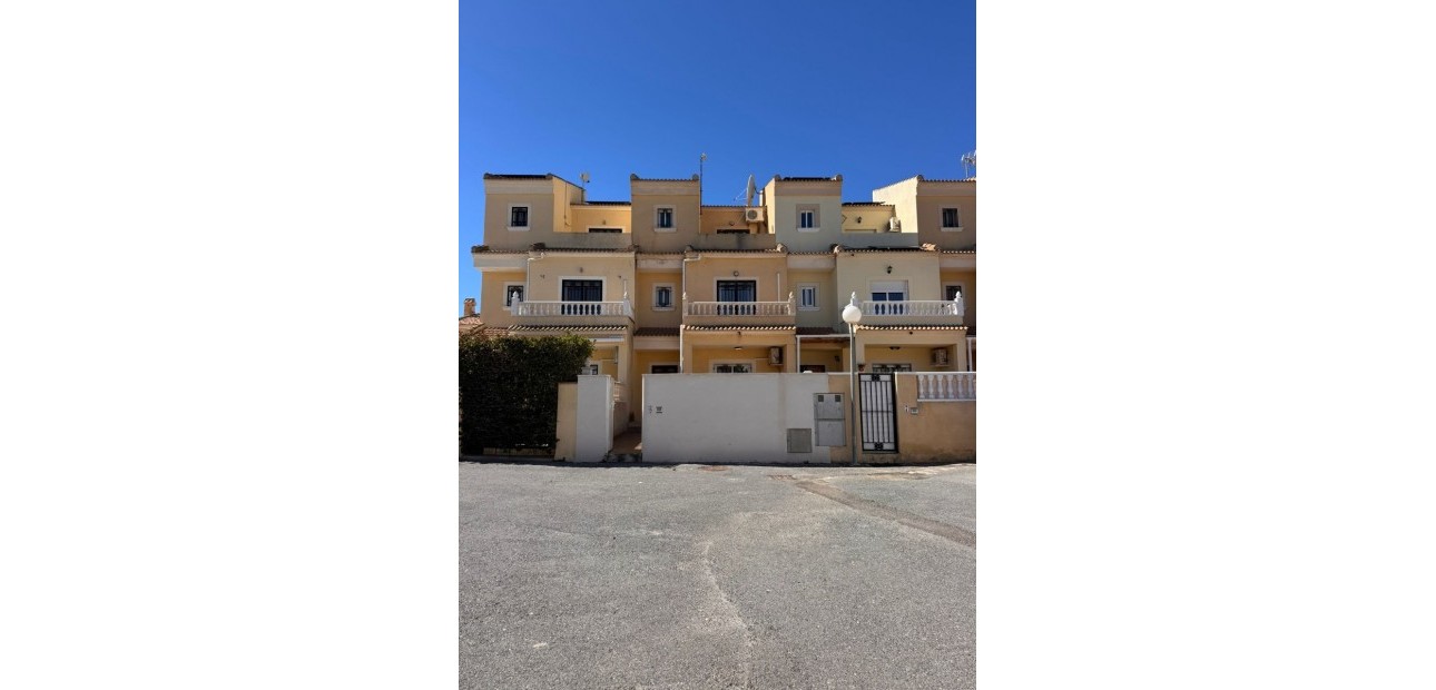 Venta - Adosado -
Orihuela Costa - Lomas de Don Juan
