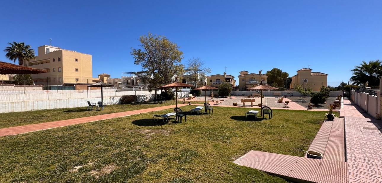 Venta - Adosado -
Orihuela Costa - Lomas de Don Juan