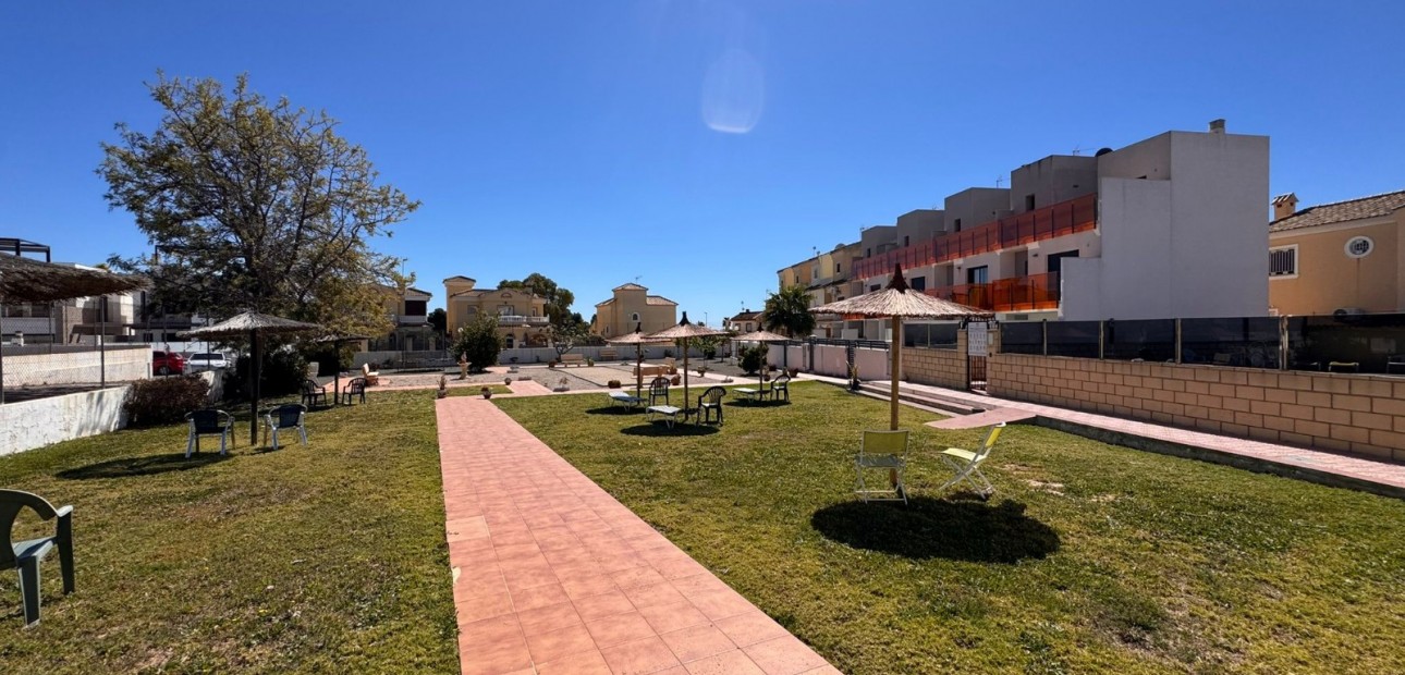 Venta - Adosado -
Orihuela Costa - Lomas de Don Juan