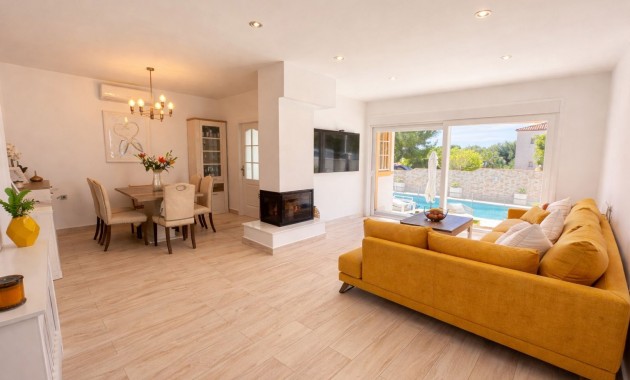 Sale - Detached Villa -
Orihuela Costa - Los Dolses